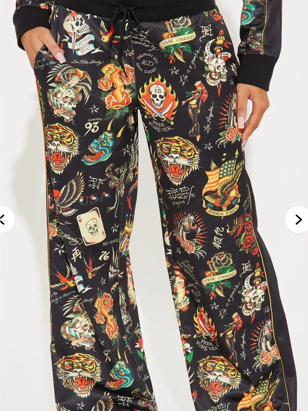 Ed Hardy Black Tattoo-Print Joggers with White Cropped Logo Tee - Picture 2 of 10